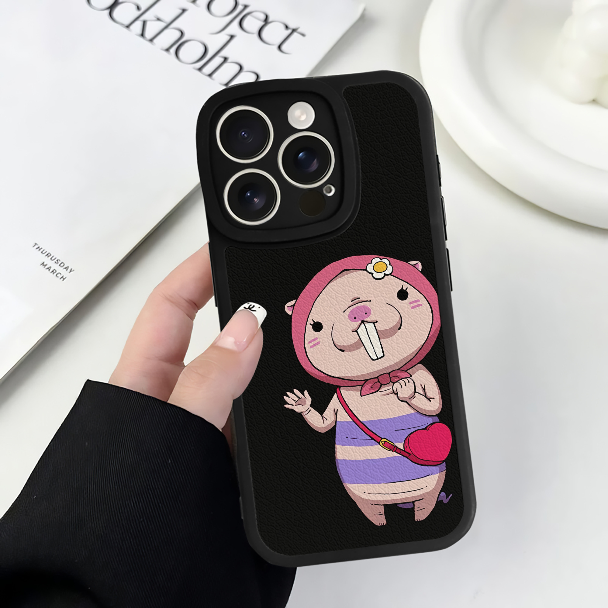 （画像用） 妖怪ウォッチ Yo-kai Watch 【iPhone 16シリーズ対応】シリコンスマホケース（レザー調） 材質：シリコン